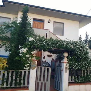 https://villa-marina-mini-apartment.it-tuscanyhotel.com